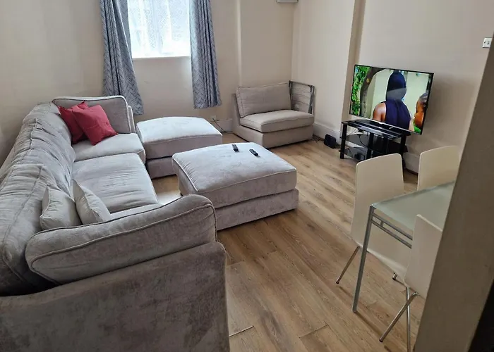 A Discreet Flat For The Family.