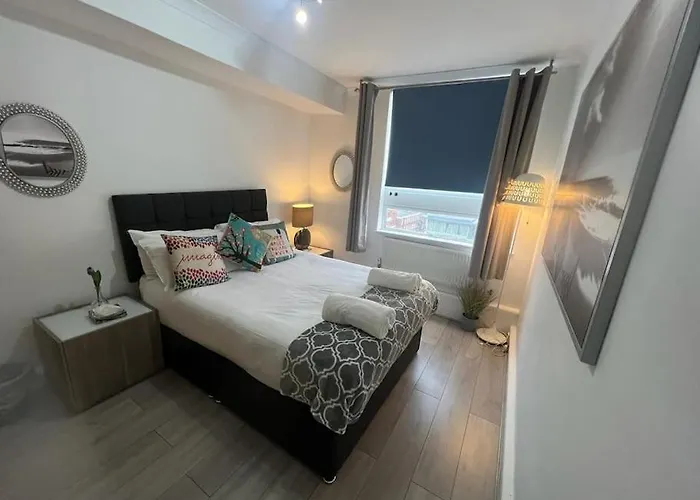 2 Bedroom Flat In Central London