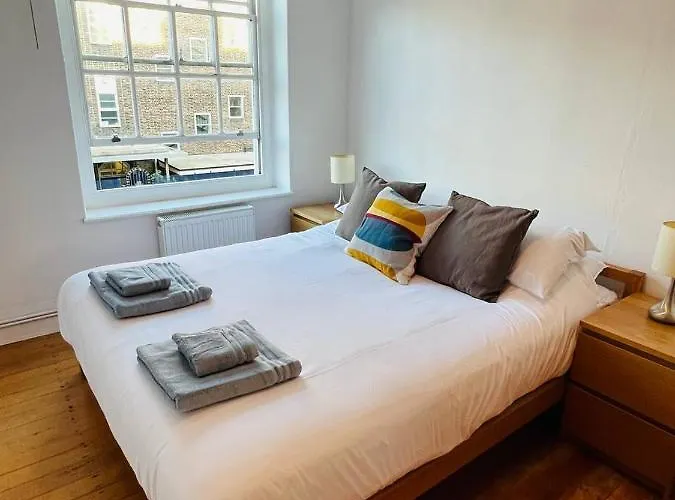 Cosy London Bedroom Near Oval Station - Shared Bathroom