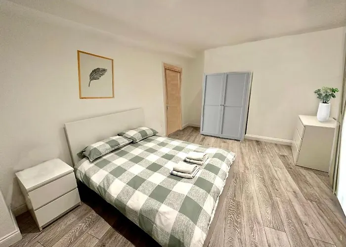 2 Minutes From Hyde Park, Private Room F
