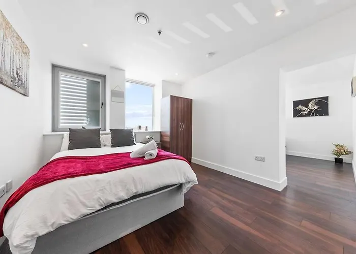 Beautiful Living Sleep 7 In London Bp34