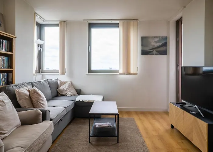 City Air Apartments - Shadwell - Great Transport Links