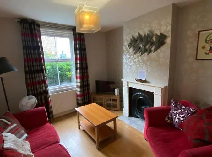 Nice 3 Bedroom House Ealing