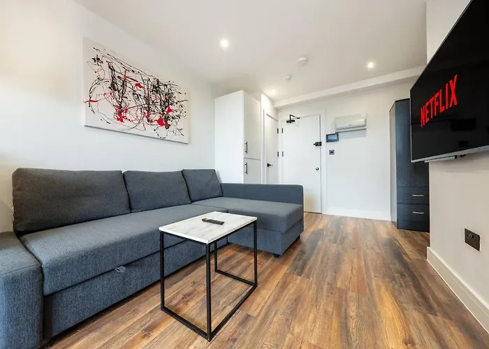 3 West London Brand New Loft