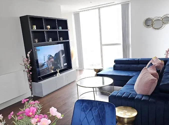 2 Bed Luxurious Apartments Canary Wharf