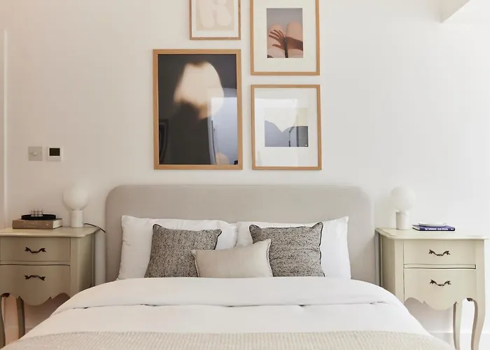 The Ravenscourt Park Escape - Bright 2Bdr Flat