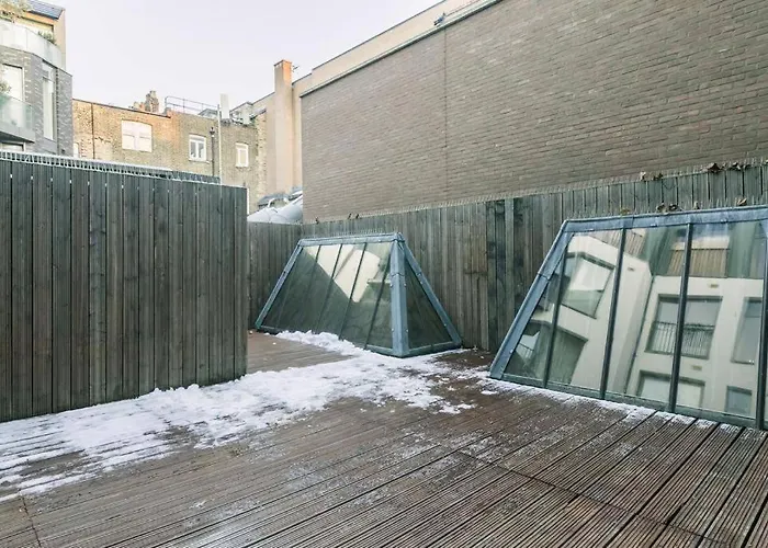 Fitzrovia Apartment 4
