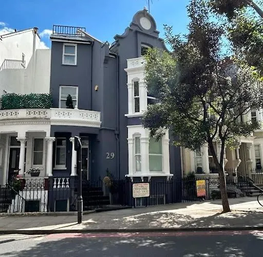 One Bed Near The River Thames.
