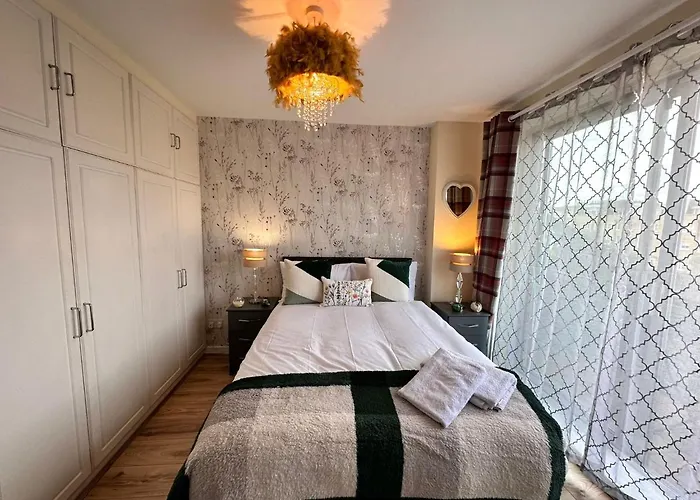 Chelsea 2-Bedroom And Living Room Apartments