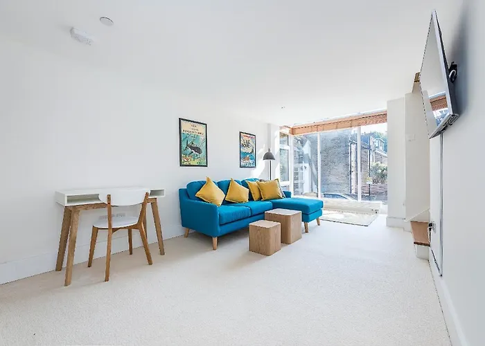 Hidden Gem In Chiswick, Stylish 1 Bedroom House