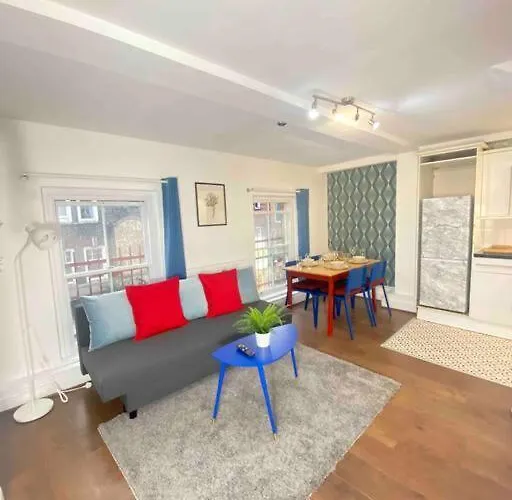 Chic 2 Bed Apt In Brick Lane