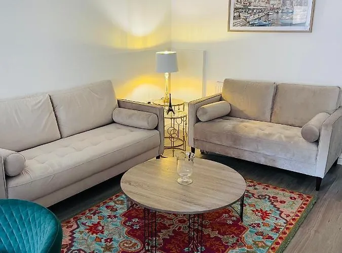 Riverside Double Room Garden View E14
