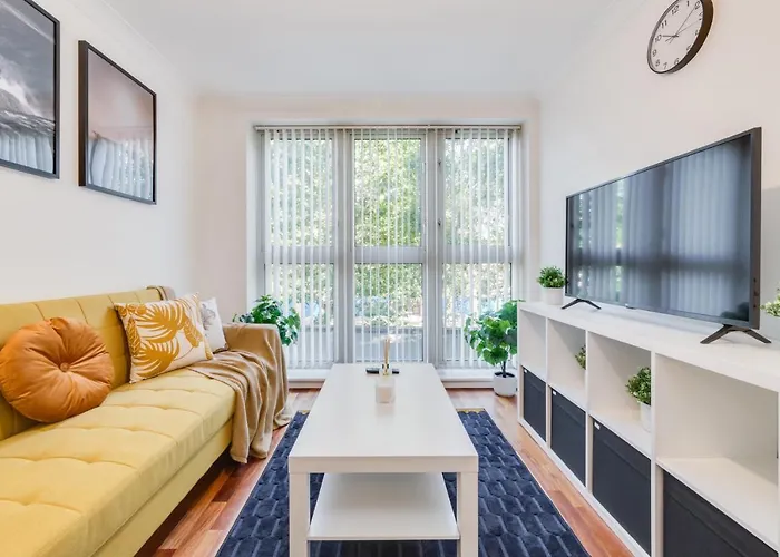 Visit London 1 Bed Flat- Canary Wharf Close To River Thames