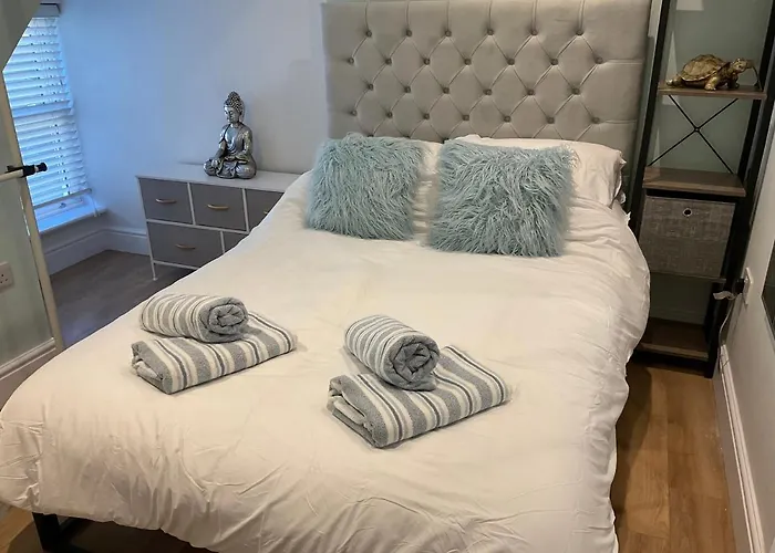 2 Bed Home From Home Apartment 41