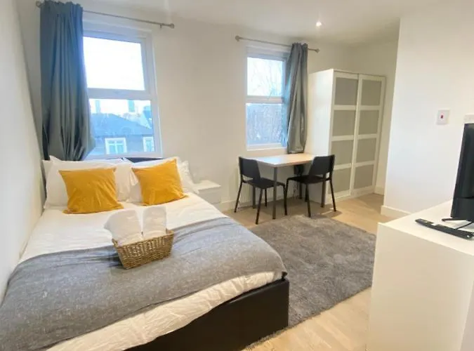 Cozy En-Suite Near Stratford