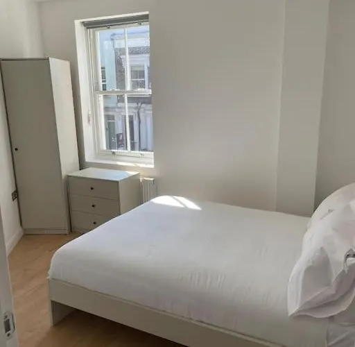 Flat 1 Latchmere, 2 Bedroom, 2 Bathroom Flat