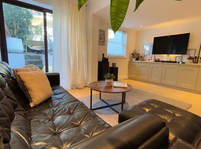 Cozy 2-Bedroom Retreat With Modern Amenities