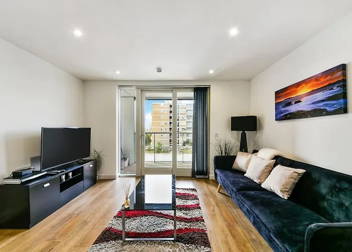 Amazing 2 Bed 2 Bath Flat In Canary Wharf