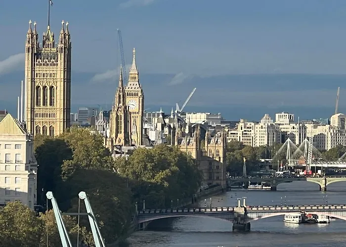 St George Thames Apartment