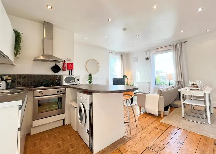 Stylish Flat Near Westfield & O2 Shepherd\'S Bush