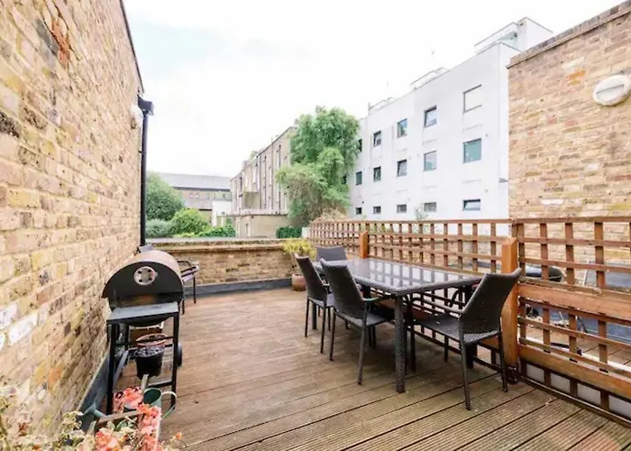 Bright And Quiet 2-Bed 2-Bath With Great Patio