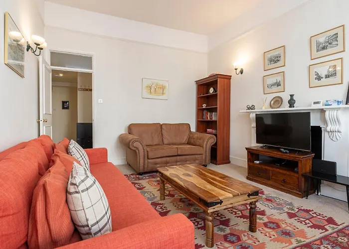 Charming Flat In West Brompton