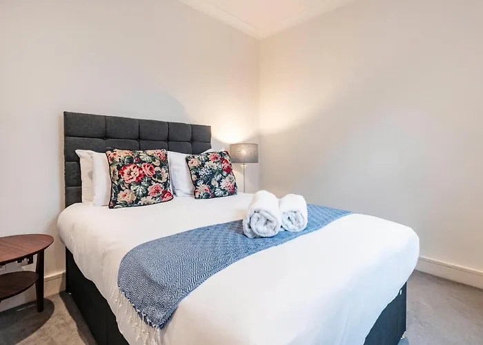Farm View 2-Bedroom Apartment, Vauxhall