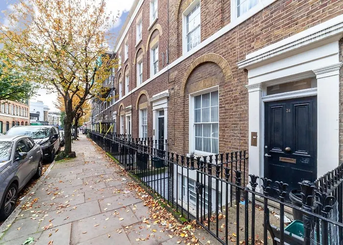 Period Victorian Abode In Idyllic Kings Cross