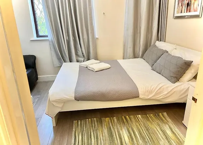 Cosy 2 Bedroom Detached House In Central London