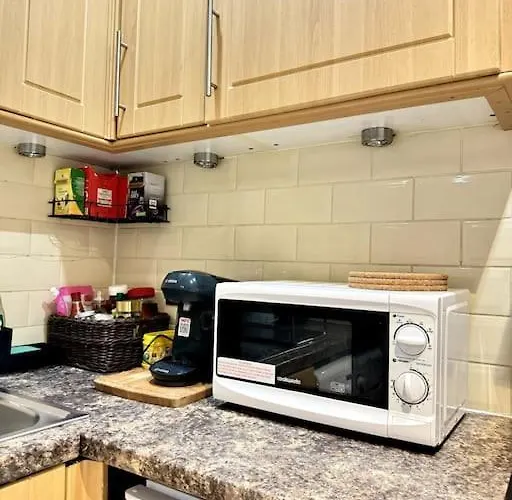 Centrally-Located Gem In Marble Arch, London