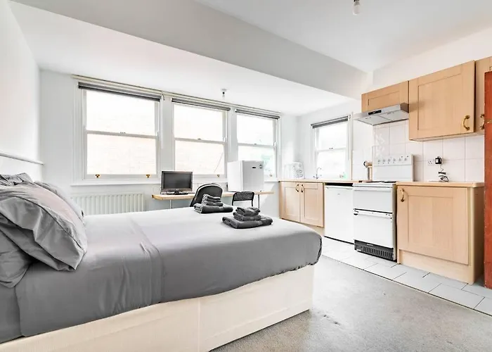 Finchley Road Studio 13