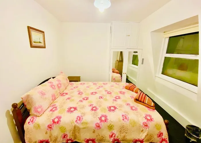 Tow Bedroom Apartment In Central London