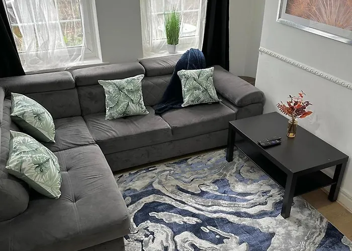 2 Bedroom Flat, 2 Minutes Walk To Bethnalgreen Station, Central London