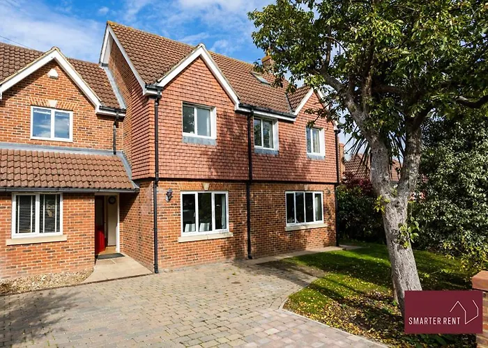 Wimbledon - Driveway Parking Garden 4Bed