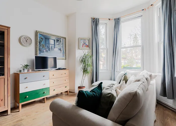 Arty Escape In Central London - Zone 2