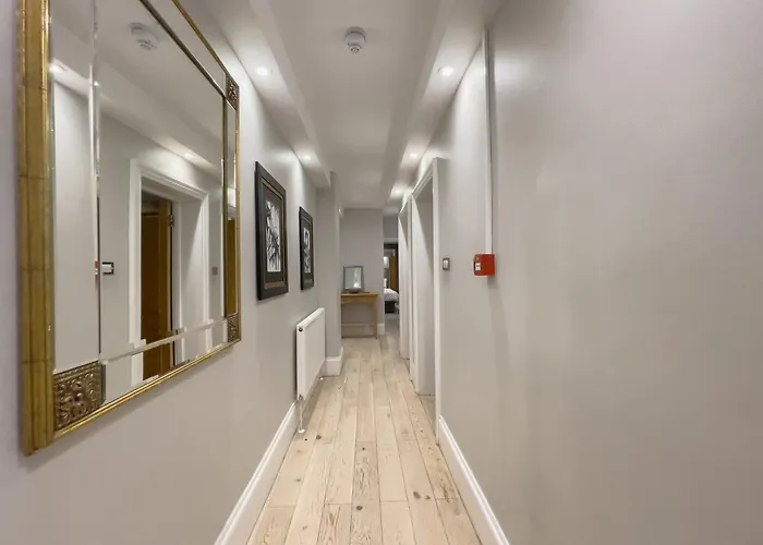 Hyde Park Haven By Urban Retreats