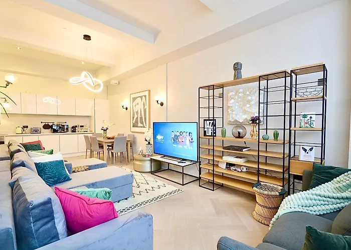 Fulham Townhouse, 2 Baths, Parking, Breakfast