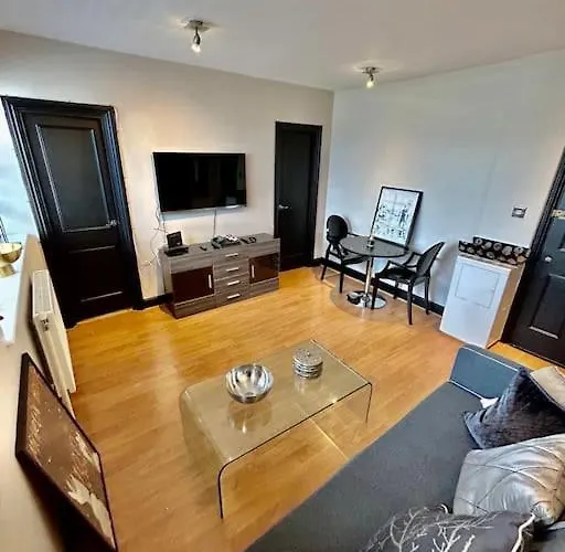 Chelsea Cloisters - One Bedroom Serviced Apartment