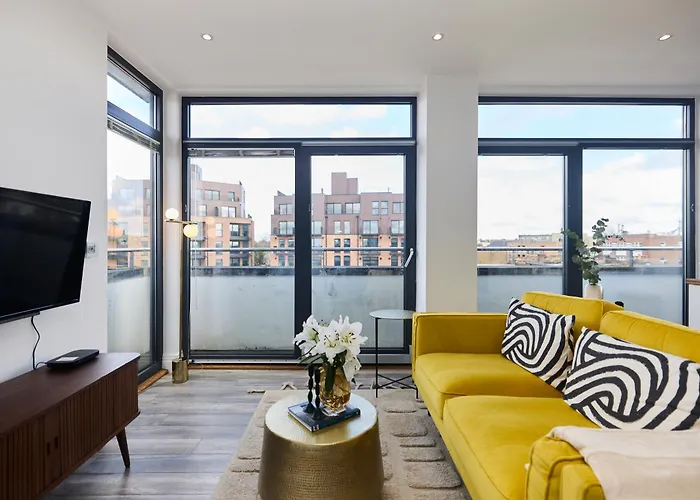 The Harlesden Classic - Lovely 2Bdr Flat With Balcony