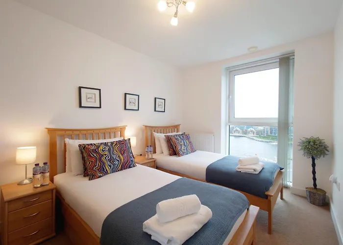 London Excel Stays - Three Bed Serviced Apartment