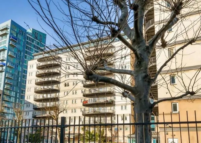 Stratford Apartment - Walk To Abba Voyage