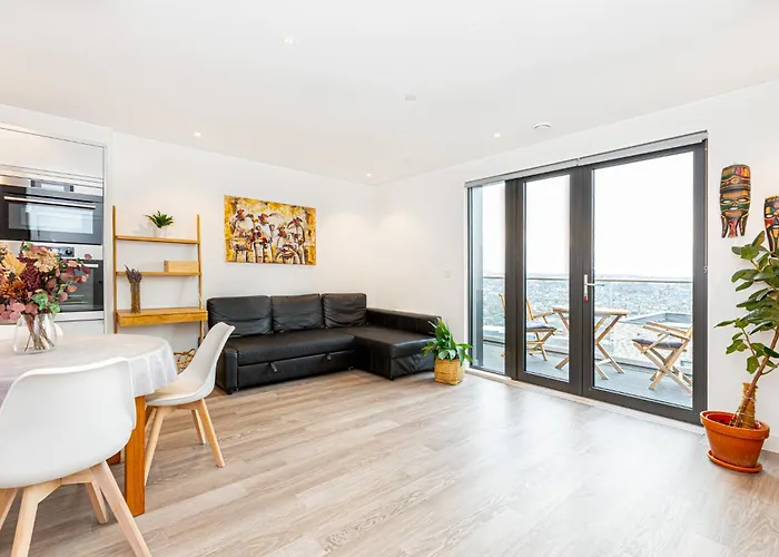 Sensational 2Br Wviews & Balcony In Wandsworth