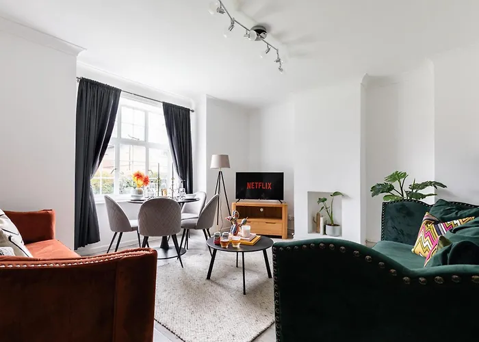 Stylish & Spacious 3Bed In Putney