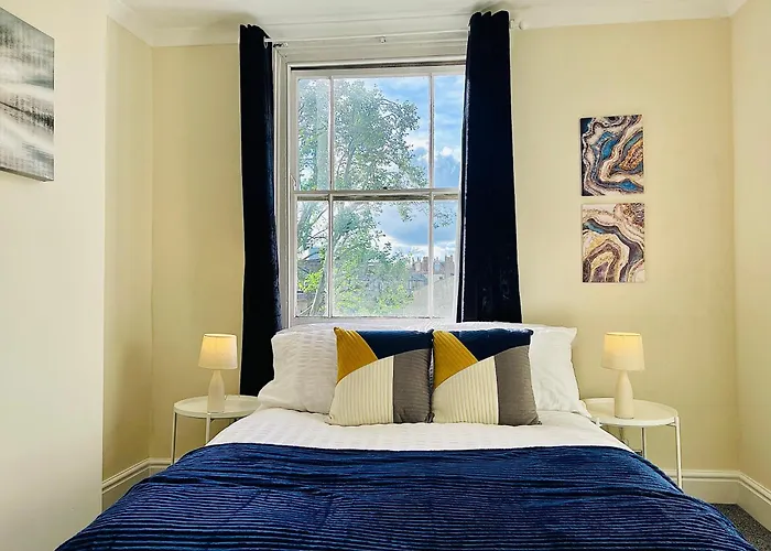2 Bedroom Flat In Central London
