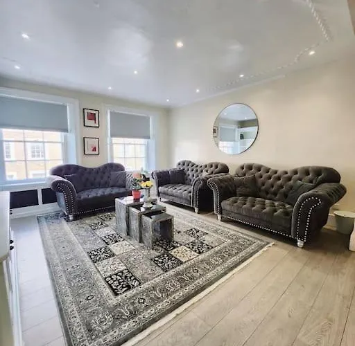 Gucci Flat In Knightsbridge