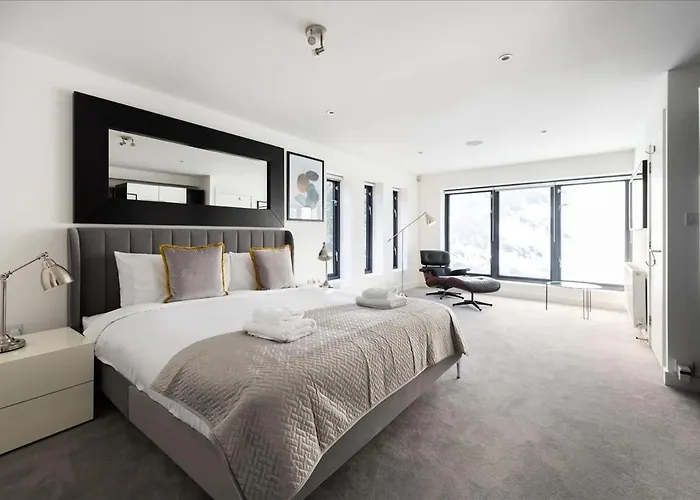 Sandmere Road By Capital
