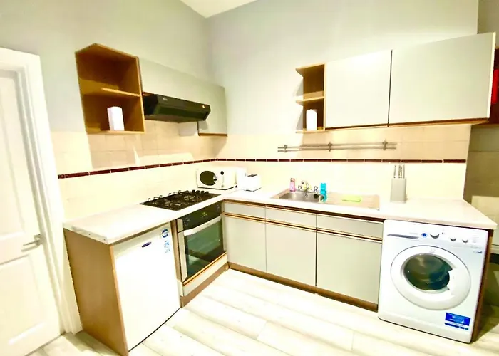 One Bedroom Ground Floor Apartment In Central London