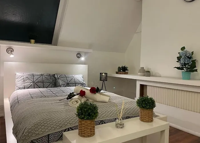 Modern Cosy Studio In Barbican - Green - F2