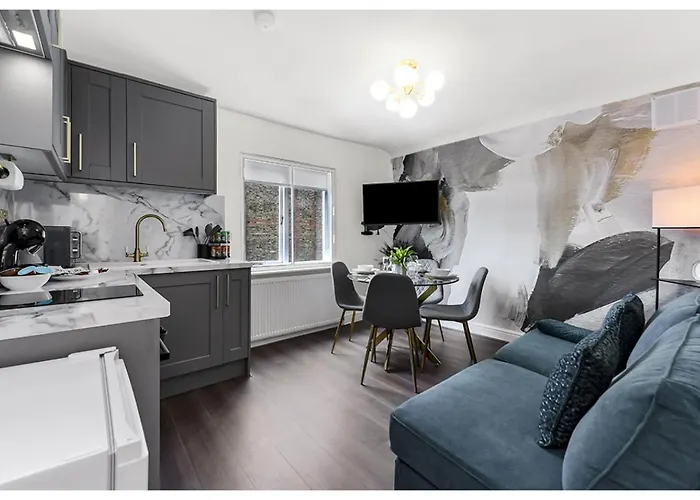 Cozy Bliss Escape: Family - Friendly Getaway
