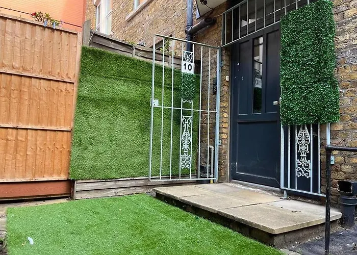 Tree Studio Apartment Barbican F3